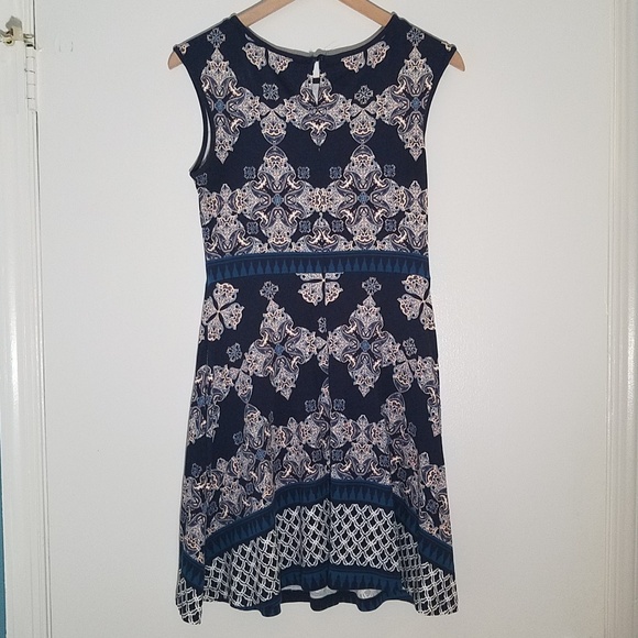 Patterned Dress - Picture 3 of 4